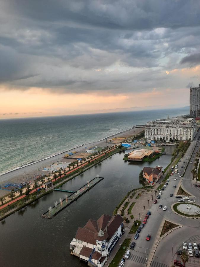 Twins Tower Orbi City Batumi Kültér fotó