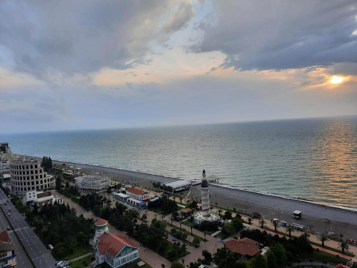 Twins Tower Orbi City Batumi Kültér fotó